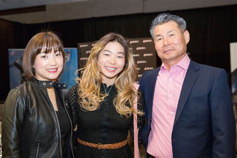 who is chloe kim's father